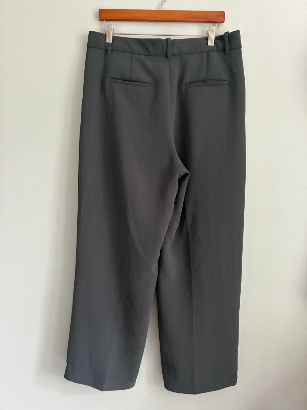 ARITZIA Charcoal Pleated Wide Leg High-Waist Trousers Size 14 - Picture 5 of 12